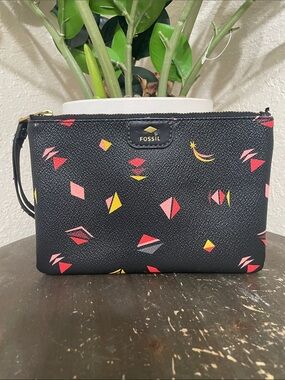 Fossil Black Geo-Print Wristlet Pouch